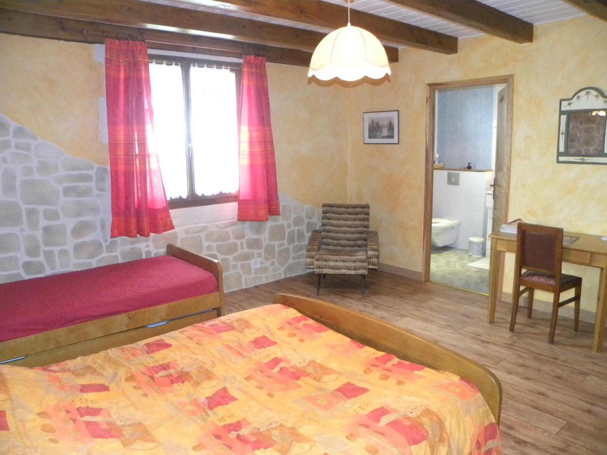 Auberge les Volpilières Ruynes-en-Margeride Esterno foto