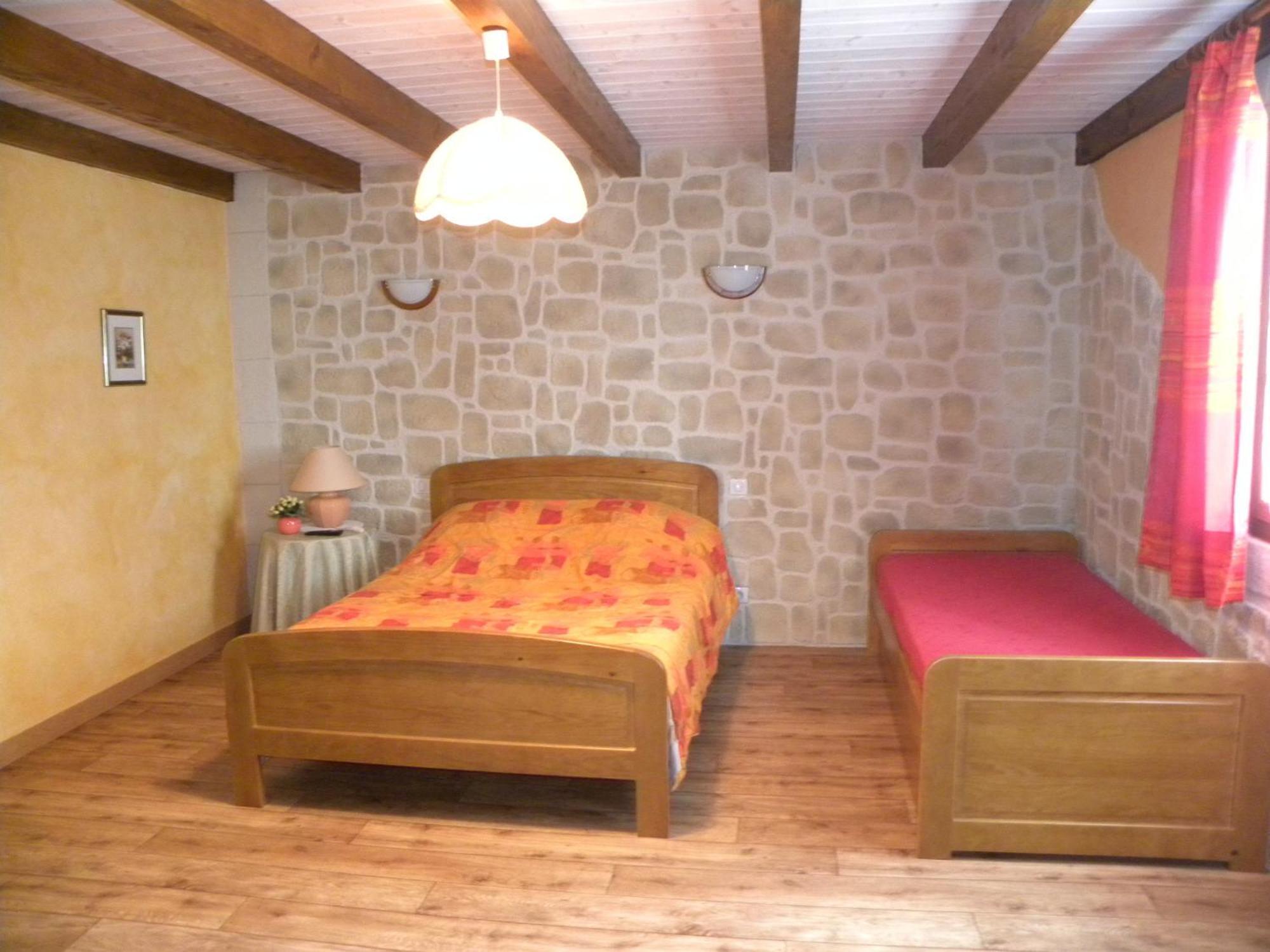 Auberge les Volpilières Ruynes-en-Margeride Esterno foto