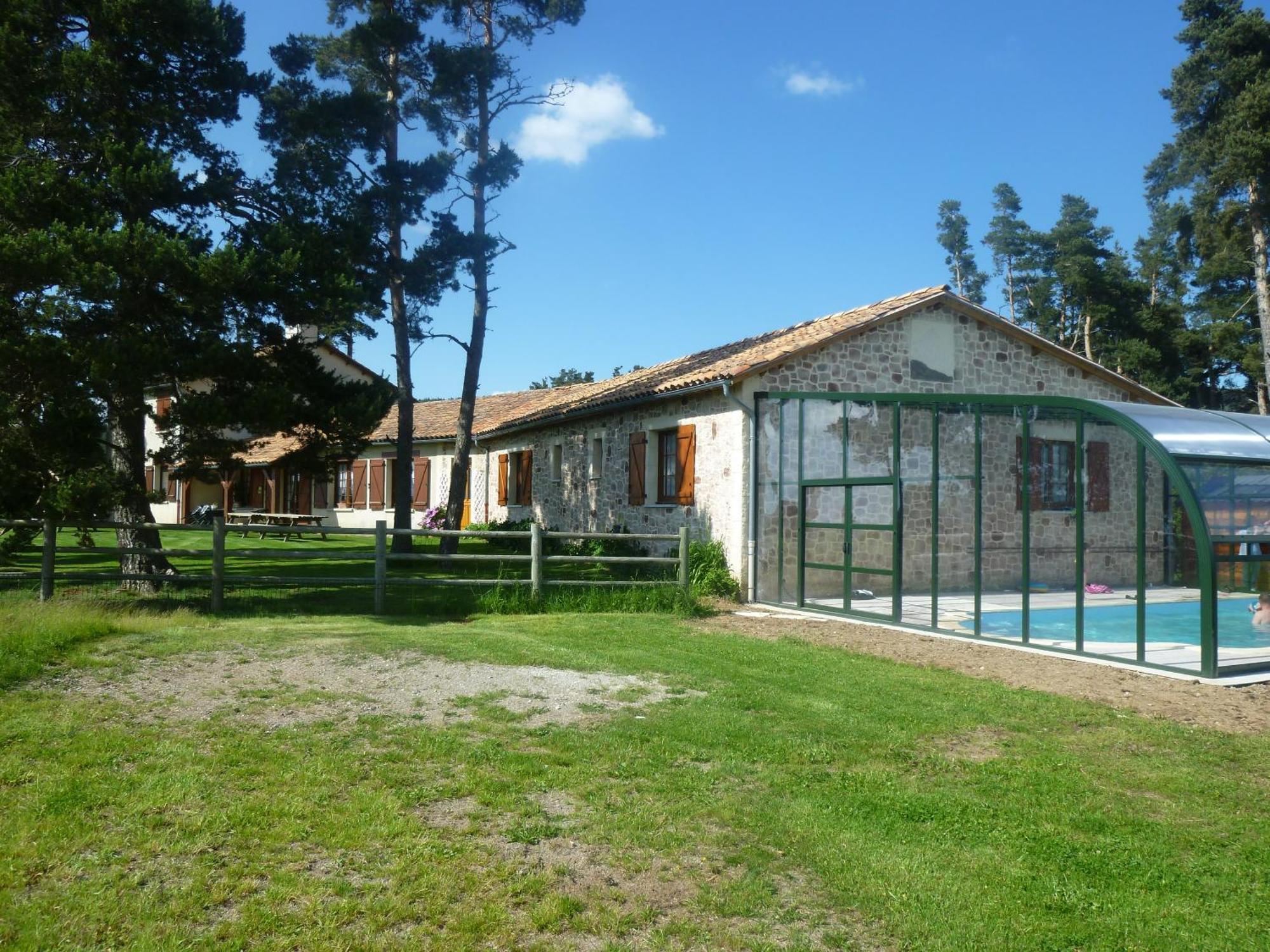 Auberge les Volpilières Ruynes-en-Margeride Esterno foto